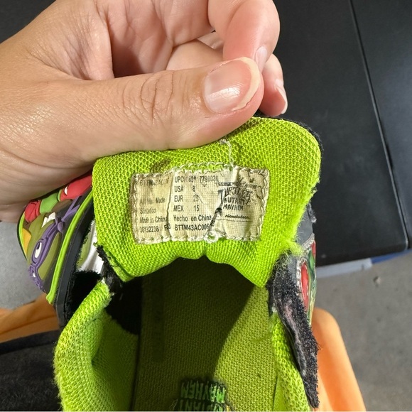 TMNT Teenage Mutant Ninja Turtles Light Up Sneakers - Picture 9 of 9